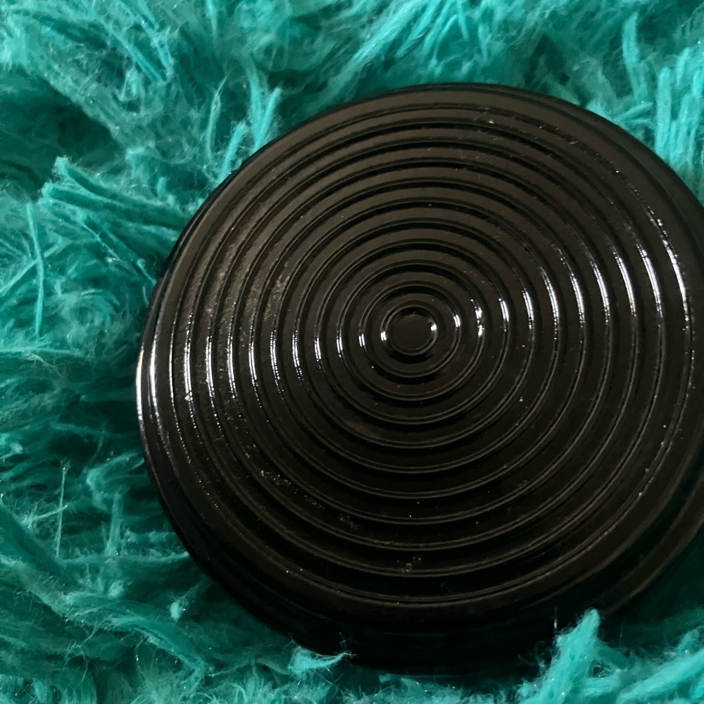 Black Glass Ashtray Vintage Smoking Collectible 4 1/2 Inches Across - Picture 2 of 4